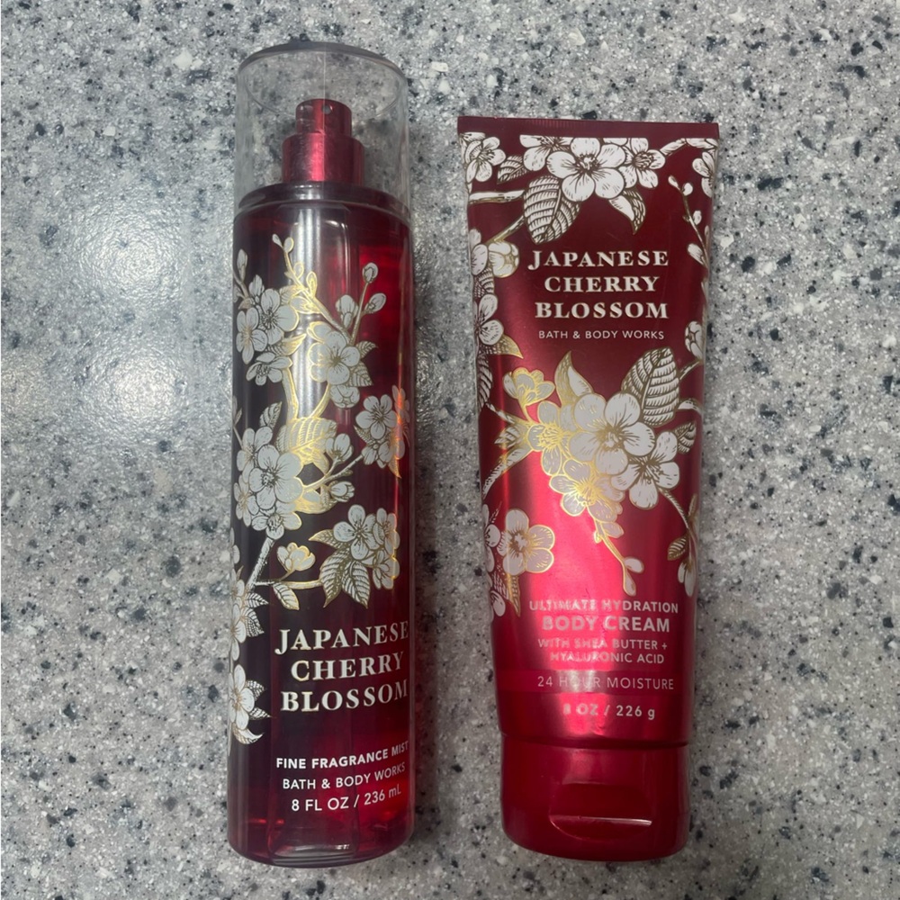 🍒🌸NWT Japanese Cherry Blossom Body Cream and Body Mist Gift Set